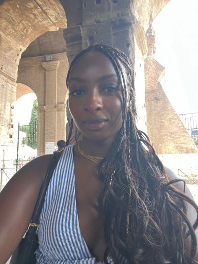 Professional Female seeks a double room Main Photo