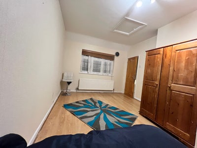 En Suite Master Bedroom  Main Photo