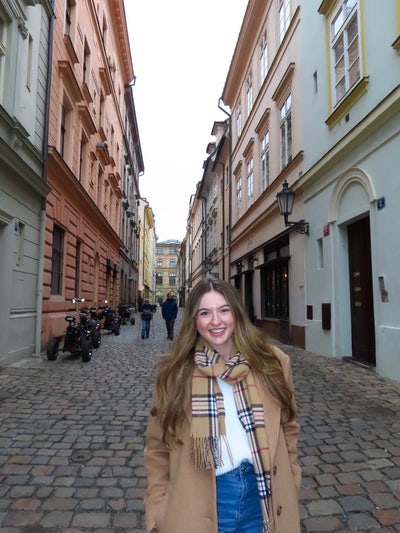 Looking for flatmates or room in flat! Main Photo