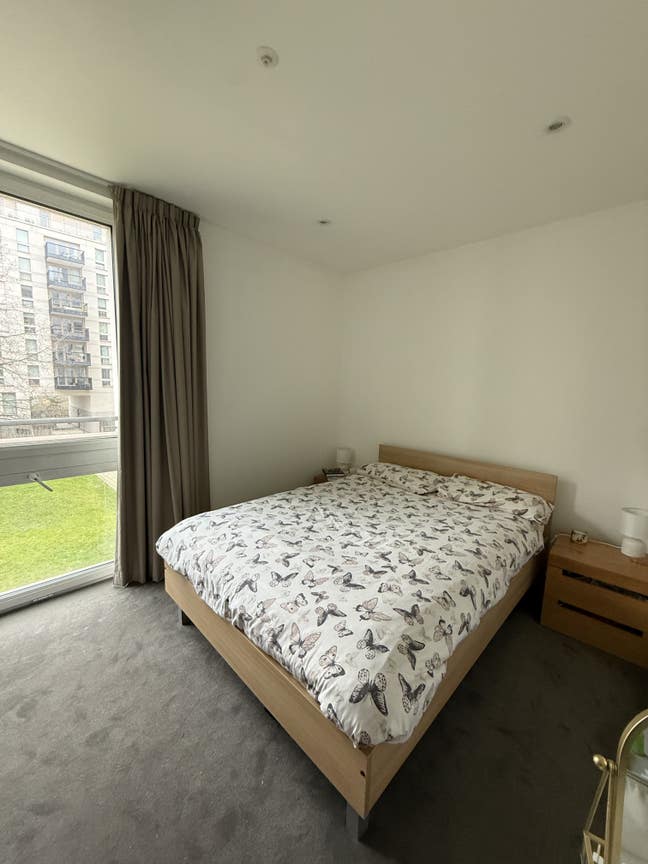 Bright double room in a modern 3-person flat Main Photo
