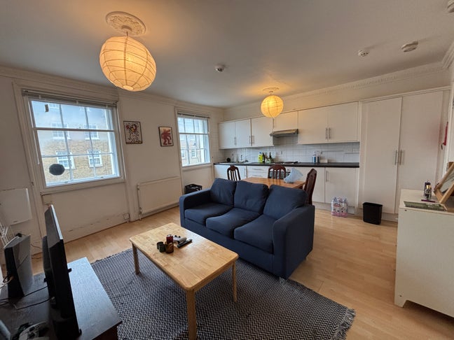 Bright & Airy One-Bedroom Flat  Main Photo