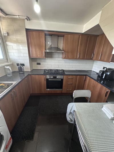 Double Room Near Langdon Park DLR station  Main Photo