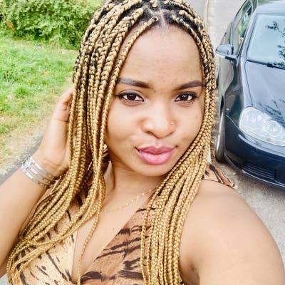 Professional Female seeks a double room Main Photo