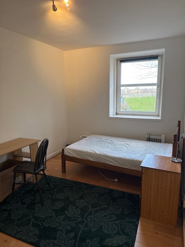 One Double Bed Room  Main Photo