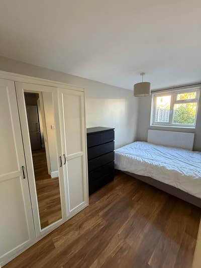 Rent with NO DEPOSIT in the Heart of Denmark Hill Main Photo