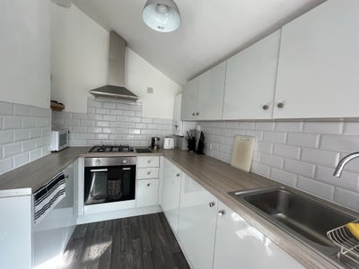 Professional House Share with bills Inc & cleaner Main Photo