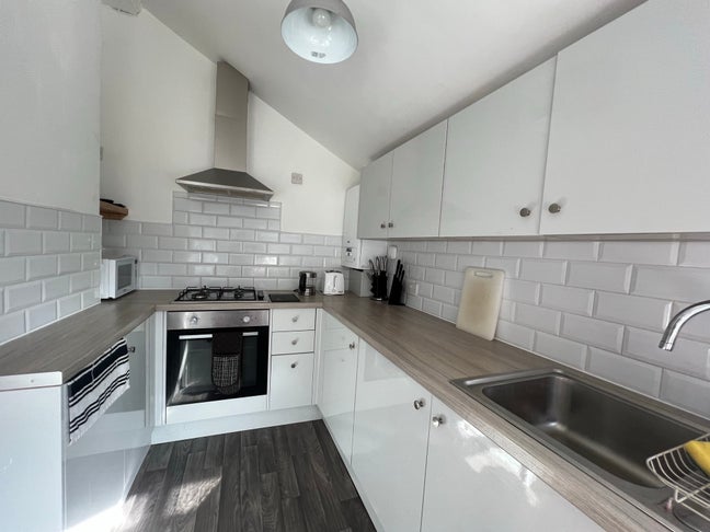 Professional House Share with bills Inc & cleaner Main Photo