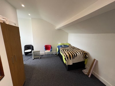 Huge Redecorated Room with En-Suite - N4 Main Photo