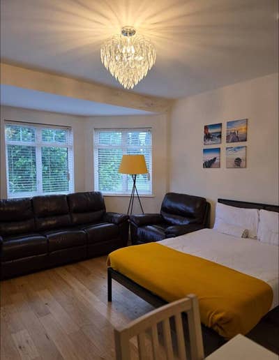 King Size Room in Finchley(N3 3AT)-0 Deposit Offer Main Photo