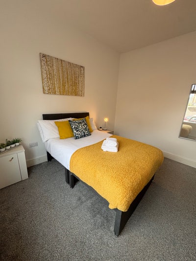 Modern town centre double rooms to let Main Photo