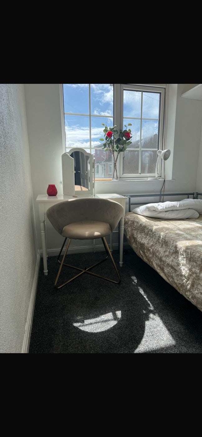 Stunning double room in Streatham  Main Photo