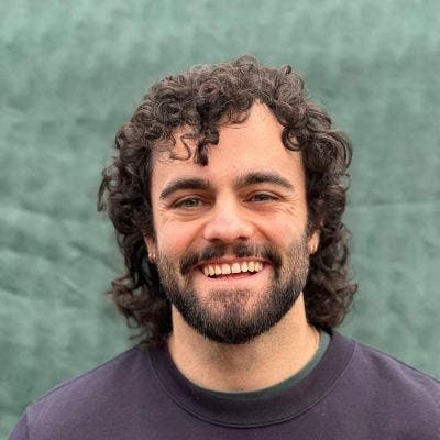 Looking for a warm and sociable house share Main Photo