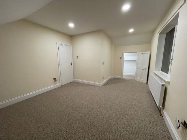 🔥 VERY spacious double room! Bills included! 🔥 Main Photo