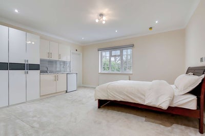 Self contained Studio - Brondesbury Park NW6 Main Photo