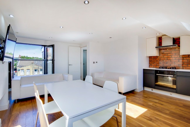 Beautiful 4 bedroom in Alexandra palace Main Photo