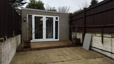 Granny annex, private, bus & shops nearby Main Photo