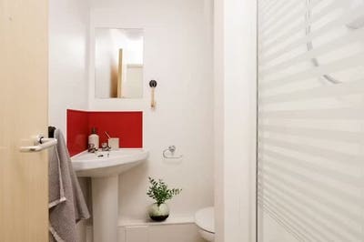 Ensuite Medium Standard Double Main Photo