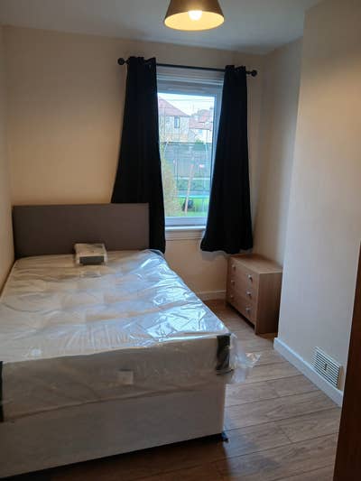 Room to rent in EH11 Main Photo