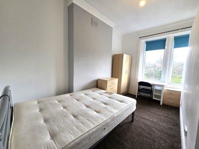 Bright Rooms Available Now - Superb Location Main Photo