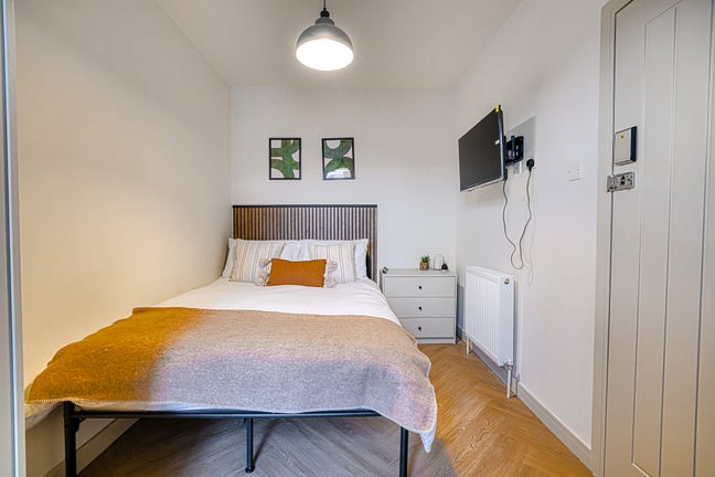 Priestfield Road - Zero Deposit Option Available Main Photo