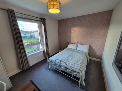 Pleasant double room 5 minutes from Garscadden Main Photo