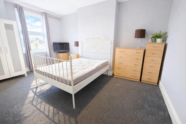 Beautiful Room to rent in Harrow. Main Photo