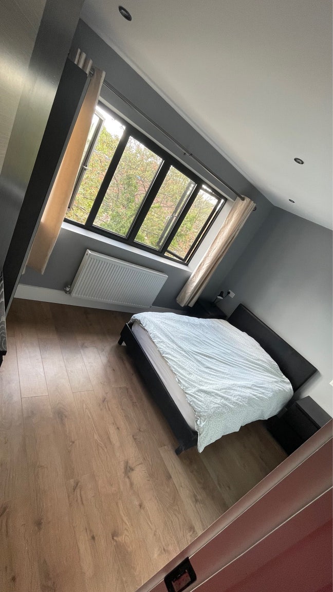 Large double room available Main Photo