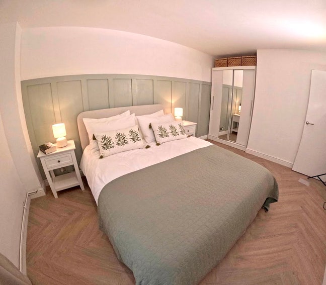 King Bed Room Available now Main Photo