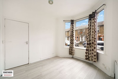 5 Bedroom Property on Kimberly Road, Edmonton N18 Main Photo