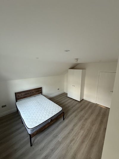 Room to rent new flat  Main Photo