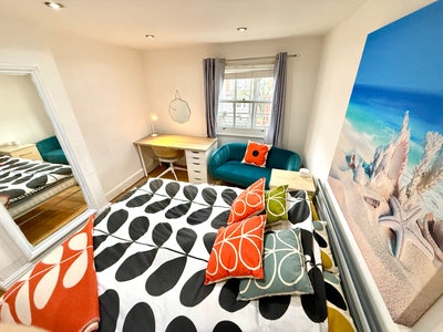 ✅ 1St Mth Free Rent! V Clean, Well Man, Parking ✅  Main Photo