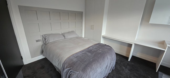 Large double room to let ruislip manor  Main Photo