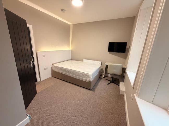 Ensuite Room to Rent/ Professionals Bills Included Main Photo