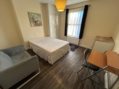 Modern Double Room (45Ihst) Main Photo