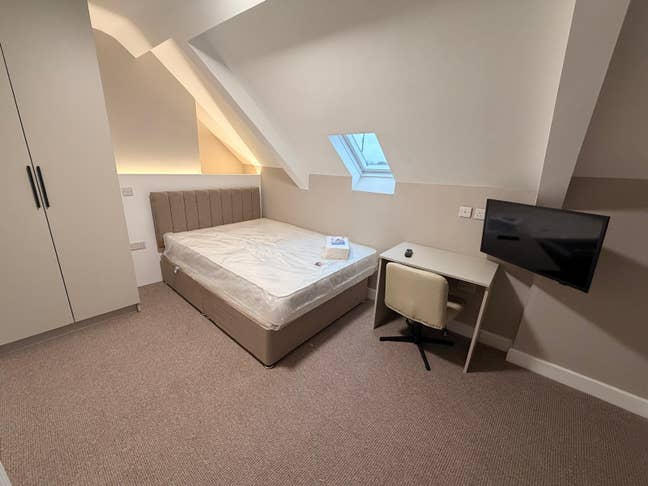 Ensuite Room to Rent for Professionals BILLS INC Main Photo