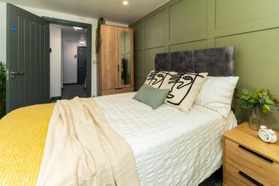 Stylish Modern Room  | Swinton | BILLS INC Main Photo