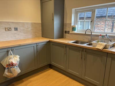 Flatmate required for newly renovated apartment Main Photo