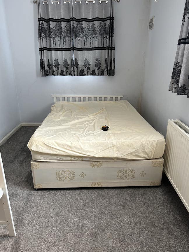 Xtra Large Double Room in the middle of Hayes Town Main Photo