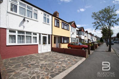 Westcombe Avenue-Croydon CR0- 3 Bed House Main Photo