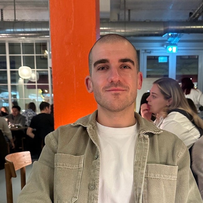 Professional Male seeks a double room Main Photo