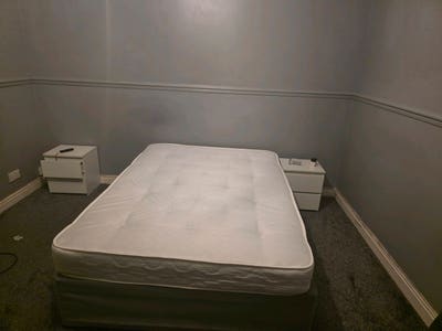 One bedroom available Main Photo