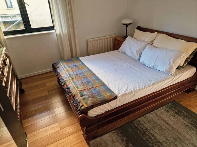 Spacious double room in a lovely 2 bedroom flat Main Photo