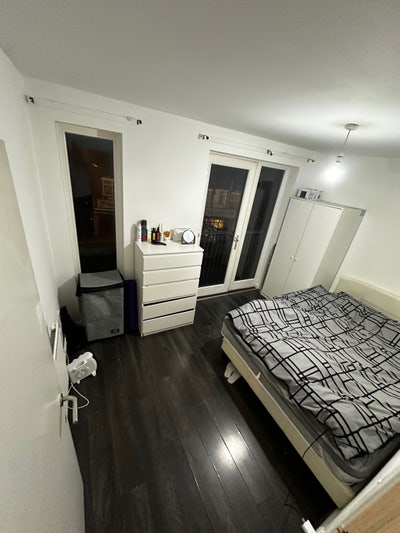 Looking for someone to share my flat with !  Main Photo