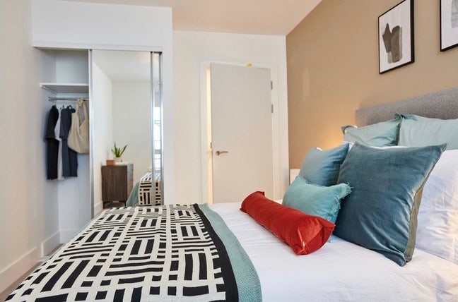 Looking for a flatmate Main Photo