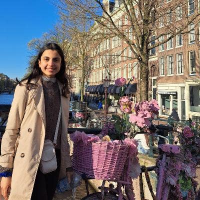 Hi, I'm Kimi, I'm 23 and currently working in... Main Photo