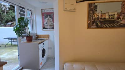 A Studio and A Room in Stoke Newington  Main Photo