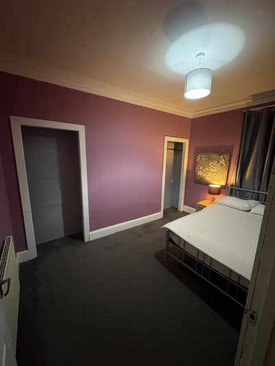 Bright Room – 5 mins to Park Lane Metro Main Photo