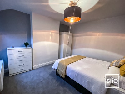 Bright & Generous Dbl Room, Prime Tooting Location Main Photo