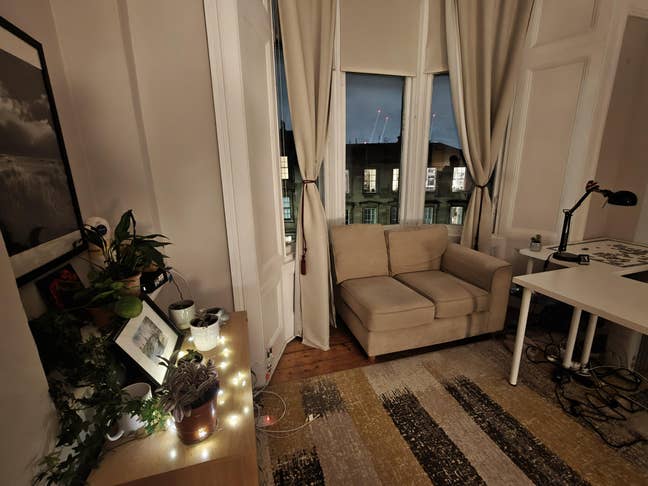 Spacious Double Room in Beautiful West End Flat Main Photo