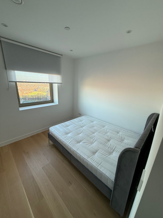 En-suite 16th floor room for rent Main Photo